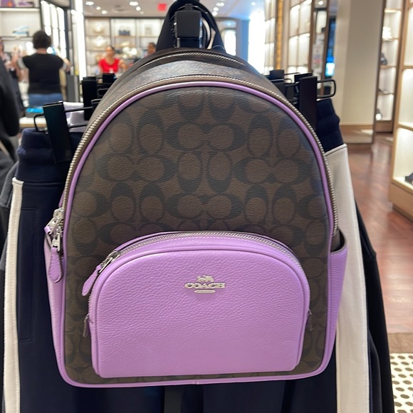 Coach Court Backpack In Signature Canvas
COLOR:
Silver/Brown/Iris
NWT - Picture 16 of 16